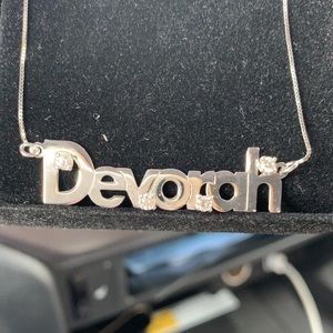 Meet your Posher, Devorah